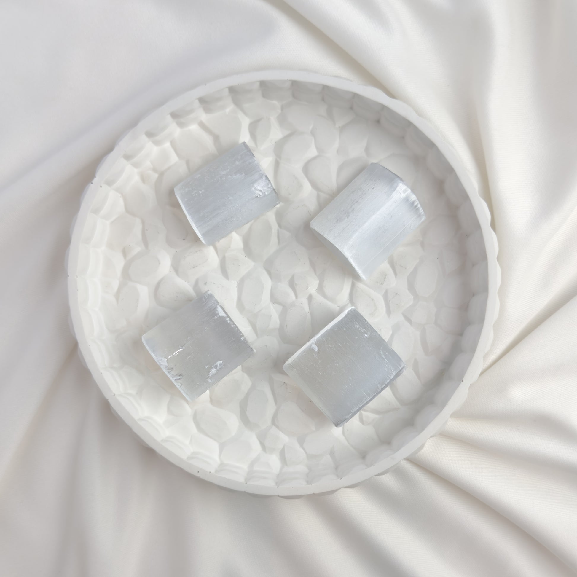 Selenite Tumble Stone – Crystal Cleansing & Charging