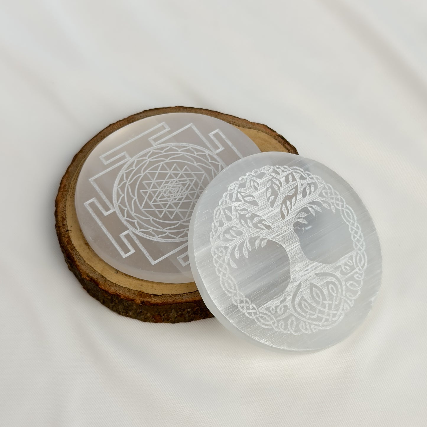 Selenite Charging Plate – Engraved (8cm)