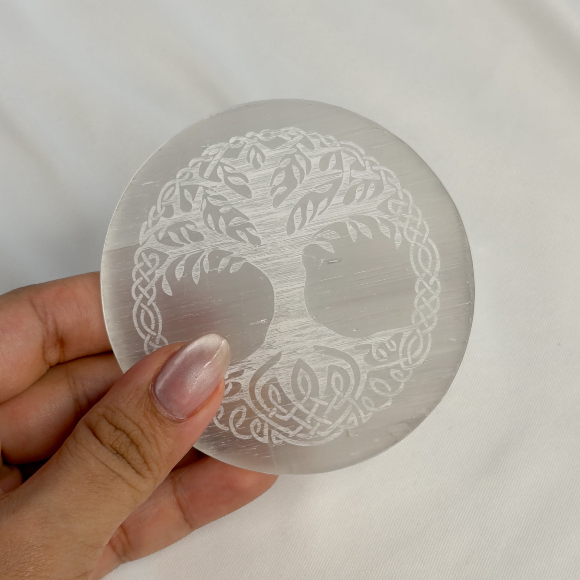 Selenite Charging Plate – Engraved (8cm)
